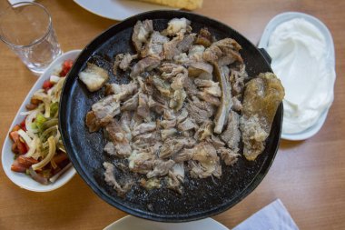 Kızarmış Kuzu pirzola, geleneksel Orta Doğu mutfağı