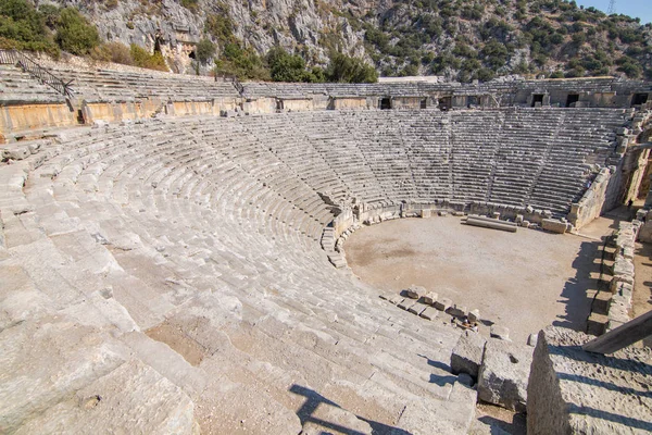 古代グレコローマ円形劇場のミラ デムレ トルコ — ストック写真