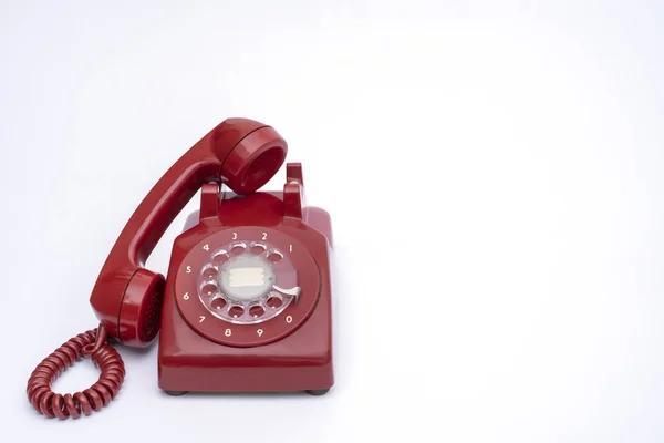 Rotes Retro Festnetztelefon Auf Isoliertem Weißem Hintergrund — Stockfoto