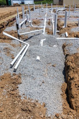 Pvc Boru yapım aşamasında yeni bir restoran için yerinde gösterilen dikey vurdu.