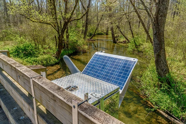 Solární Energie Panel Napájí Smoky Mountain Výzkumná Stanice Proud Prochází — Stock fotografie