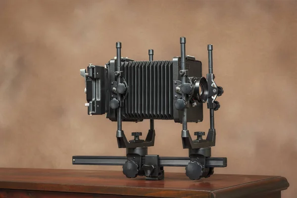 4x5 View Camera From Side On Brown With Copy Space — Stock Photo, Image