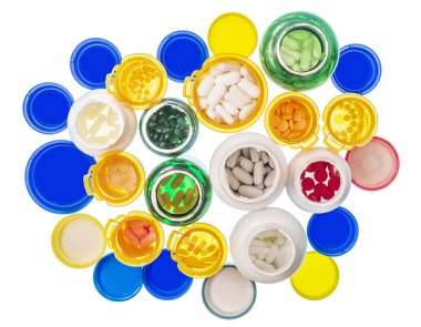 Yaşlı adamın günlük ilaçları.