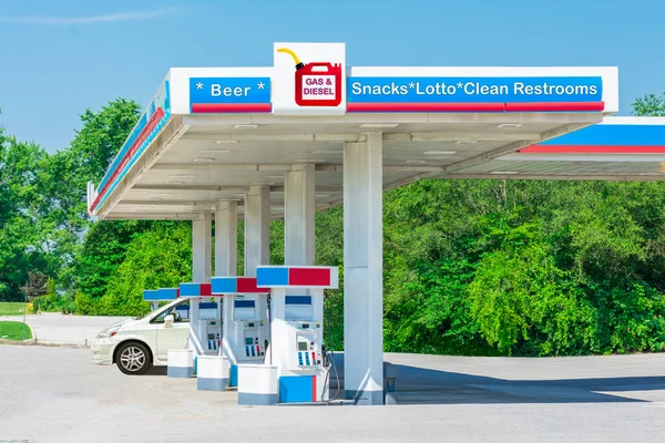 Horizontal Shot Unlabeled Gas Station Convenience Store Photographer Created Signage — Stock Photo, Image