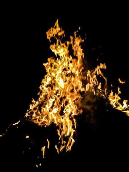 Grote Brand Van Brand Het Donker Voor Een Achtergrond — Stockfoto