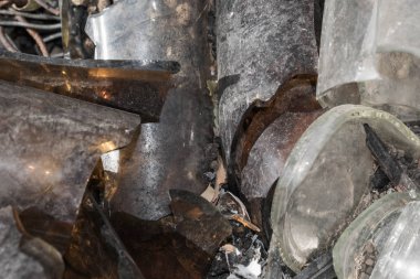 kırık cam şişe çöp toprak çevre kirliliğine tasarımı için