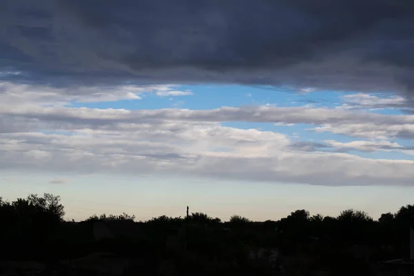 Cielo Azul Con Diferentes Tonos Nubes Para Fondo Diseño — Foto de Stock