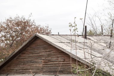 bir özel ev çatısı İnşaat malzemeleri tasarımı için kayrak ile kaplıdır