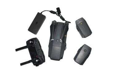 İnsansız hava aracı dji Mavic Pro quadcopter pil güç kaynağı fotoğraf-video çekim beyaz arka planda ülke Kazakistan şehir Kentau üzerinde izole 27 Temmuz, 2019