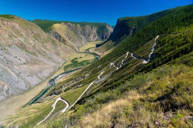 Görünüm Katu-Yaryk Pass, Chulyshman Nehri Vadisi, Altay Cumhuriyeti, Rusya Federasyonu
