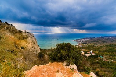 Deniz manzarası, Katsiveli şehri, Koshka Dağı 'nın bir parçası, Kırım