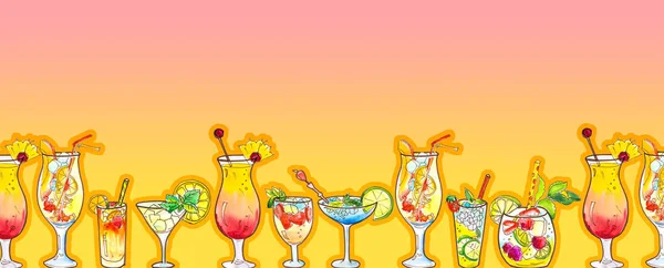 Cocktail in diversi bicchieri su sfondo rosa-arancio. — Foto Stock