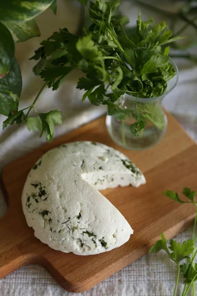 Домашний Сыр Молока Овощами Борту — стоковое фото
