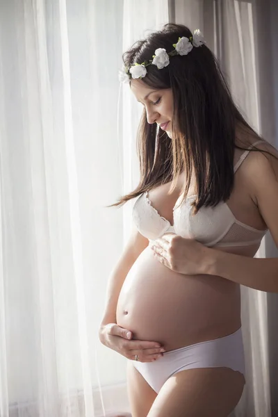 Mujer Embarazada Feliz Ropa Interior Junto Ventana Con Cortinas Una —  Fotos de Stock