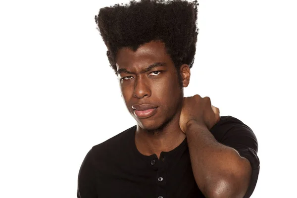 Портрет Молодий Афроамериканець Людиною Біль Шиї Білому Фоні — стокове фото