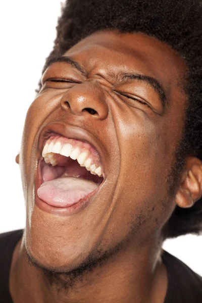 Πολύ Χαρούμενος Αφρικανικός Αμερικανός Νεαρός Αστείο Πρόσωπο Λευκό Φόντο — Φωτογραφία Αρχείου