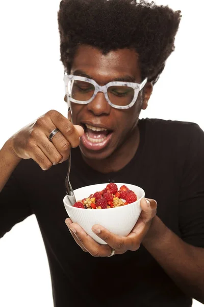 Young Handsome Afro American Hipster Guy Eating Cereals Fresh Fruits — Stock Photo, Image