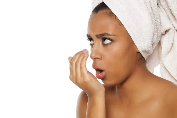 Portrait Young Beautiful Dark Skinned Woman Checking Her Breath White — Stock Photo, Image