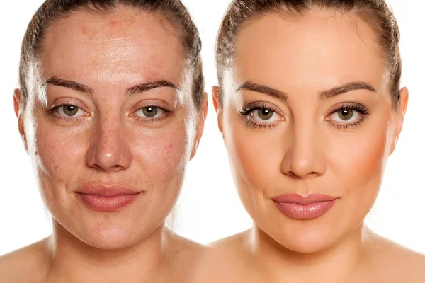 Hermosa Mujer Sonriente Mediana Edad Sin Maquillaje Sobre Fondo Blanco —  Fotos de Stock