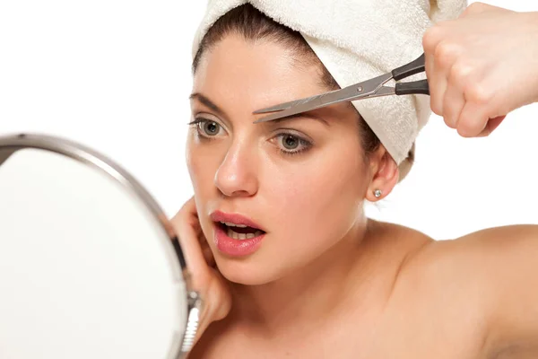 Young Beautiful Woman Towel Her Head Shape Her Eyebrows Scissors — Stock Photo, Image