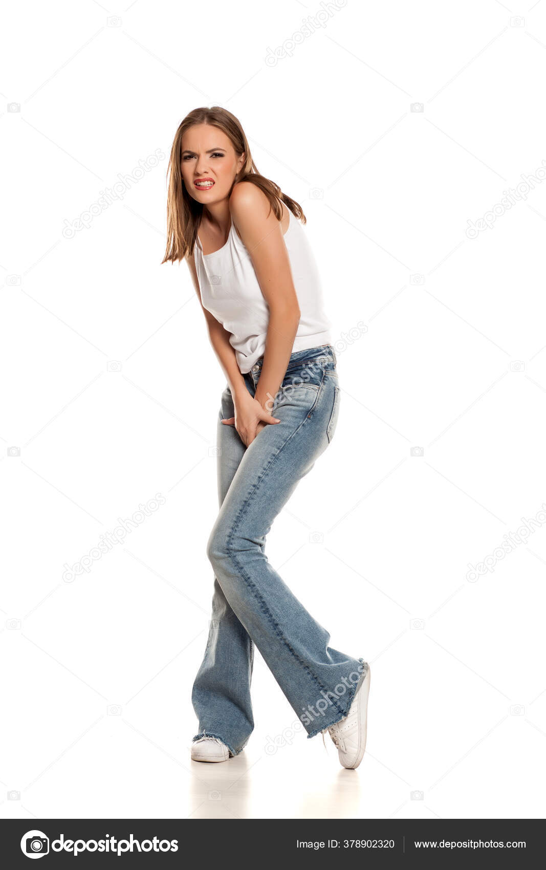 못생긴 아름다운 여자는 배경에 화장실 필요해 — 스톡 사진 © VGeorgiev #378902320