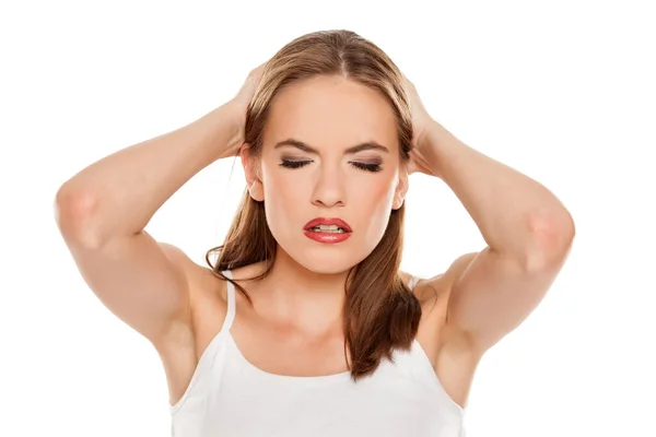 Hermosa Chica Con Dolor Cabeza Sobre Fondo Blanco — Foto de Stock