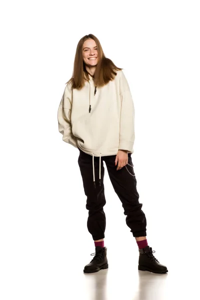 Jong Gelukkig Model Hoodie Witte Achtergrond — Stockfoto