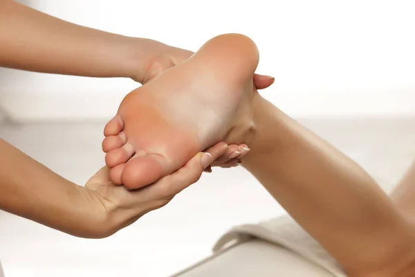 Woman Receiving Foot Massage Health Spa — Stock Photo, Image