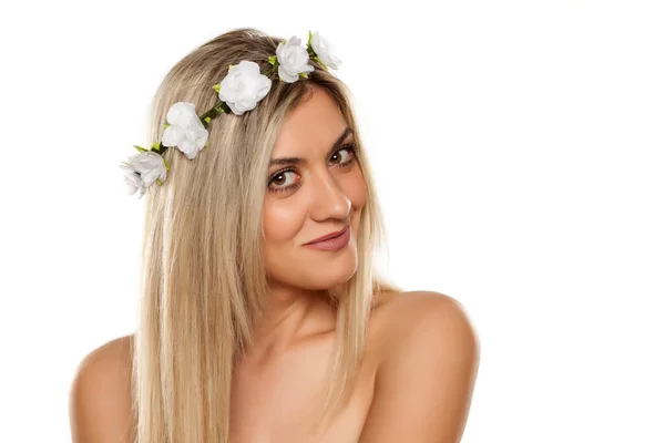 Beautiful Young Woman Wreath Flowers Her Head White Background — Stock Photo, Image