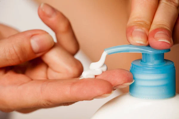 Putting Lotion Hand Pump — Stock Photo, Image