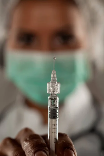 Doctor Holding Syringe Her Hand — Stock Photo, Image