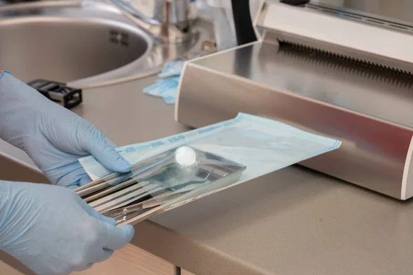 Diş Araçlarının Sterilizasyonu Hazırlanması — Stok fotoğraf