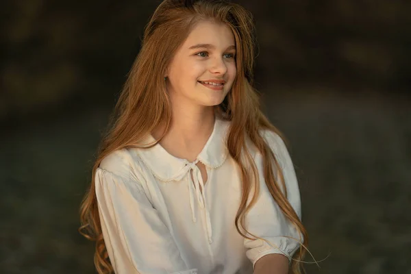 Retrato Sonriente Chica Rubia Edad Elemental — Foto de Stock