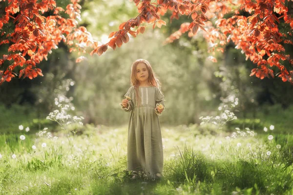 Full Length Shot Cute Girl Holding Flower Hand Green Park — Stock Photo, Image