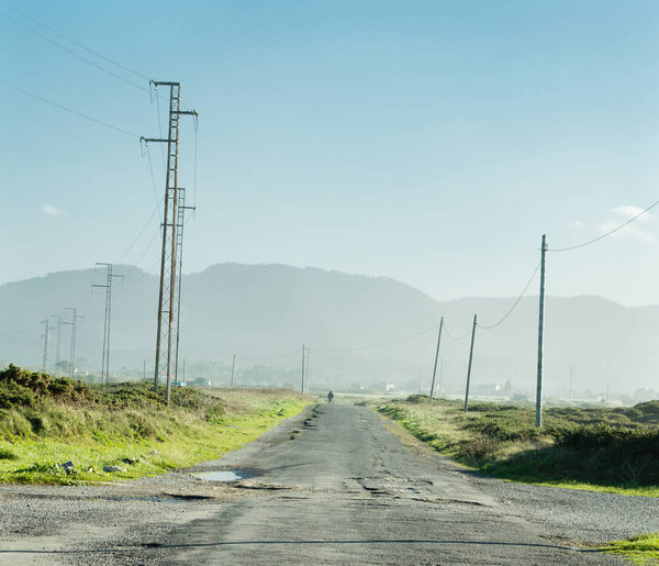 road that goes towards the horizon