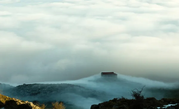 Vista Ermita Magdalena Sobre Monte Monsacro Amanecer Con Nubes Fondo —  Fotos de Stock