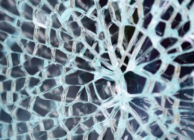 Kırık ve kırık cam penceresoyut arka plan.