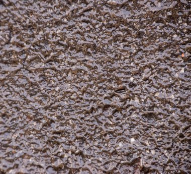 Suyun altında kum arkaplan dokusu. Şeffaf su dalgalanması, kum dalgaları ve güneş ışığı parlaması. Deniz altı arkaplanı