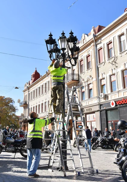 Uzhorod Ucraina Ottobre 2018 Installazione Luci Durante Ricostruzione Piazza Petefi — Foto Stock