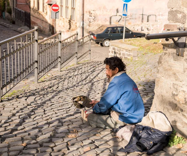 Hemlösa Mannen Gatan Staden Senior Tiggare — Stockfoto