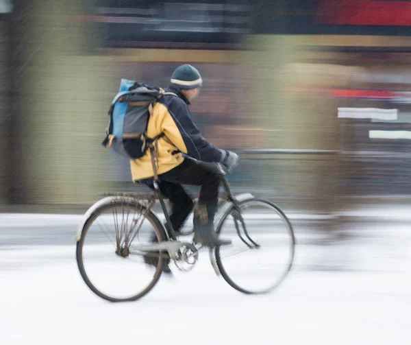 Cyclist City Roadway Motion Blur Winter Snowy Day Defocused Image — Stock Photo, Image