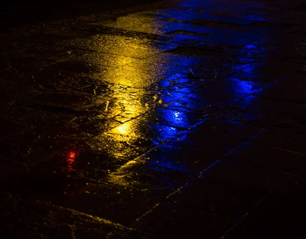 Fondo Urbano Abstracto Luces Sombras Ciudad Calles Después Lluvia Con — Foto de Stock