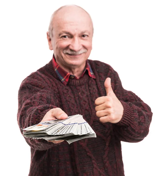 Un uomo anziano con un mucchio di soldi. Ritratto di un vecchio eccitato — Foto Stock