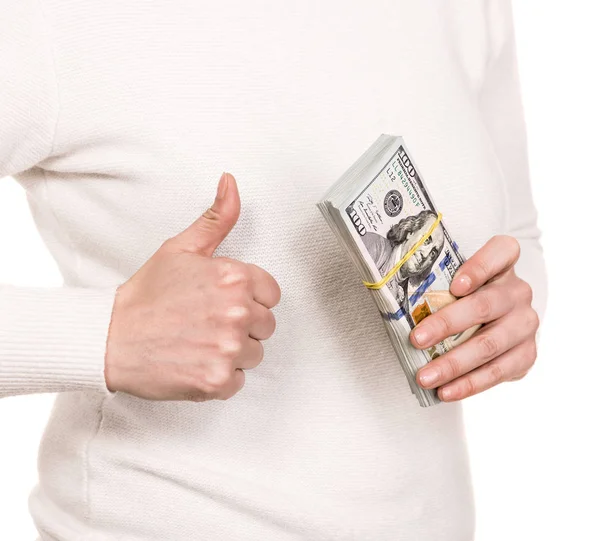 Dinero, finanzas, inversión y concepto de ahorro. Mujer con paquete — Foto de Stock