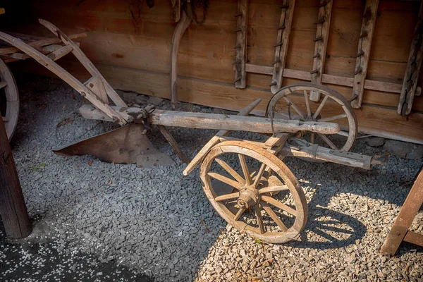 Vintage wooden carriage wheels — Stock Photo, Image