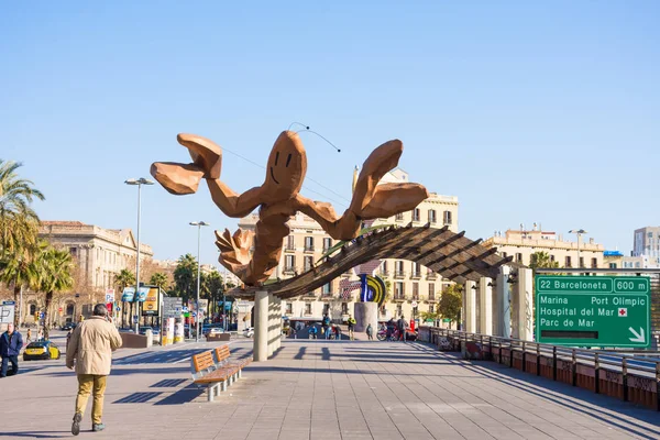 BARCELONA, ESPANHA - 24 de abril de 2017: Escultura de lagosta em Port Vell — Fotografia de Stock