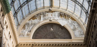 Napoli, İtalya - 02 Mayıs 2019: Umberto İç I galeri içinde t