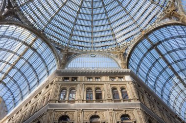 Napoli, İtalya - 02 Mayıs 2019: Umberto İç I galeri içinde t