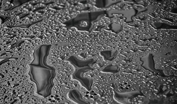 Metal yüzeydeki su damlalarının kapatılması web tasarımı için kullanılabilir