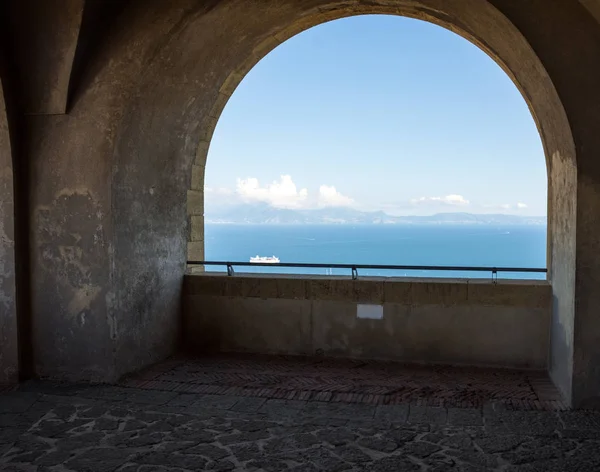 Arch view of Naples  from ancient castle — Stock Photo, Image